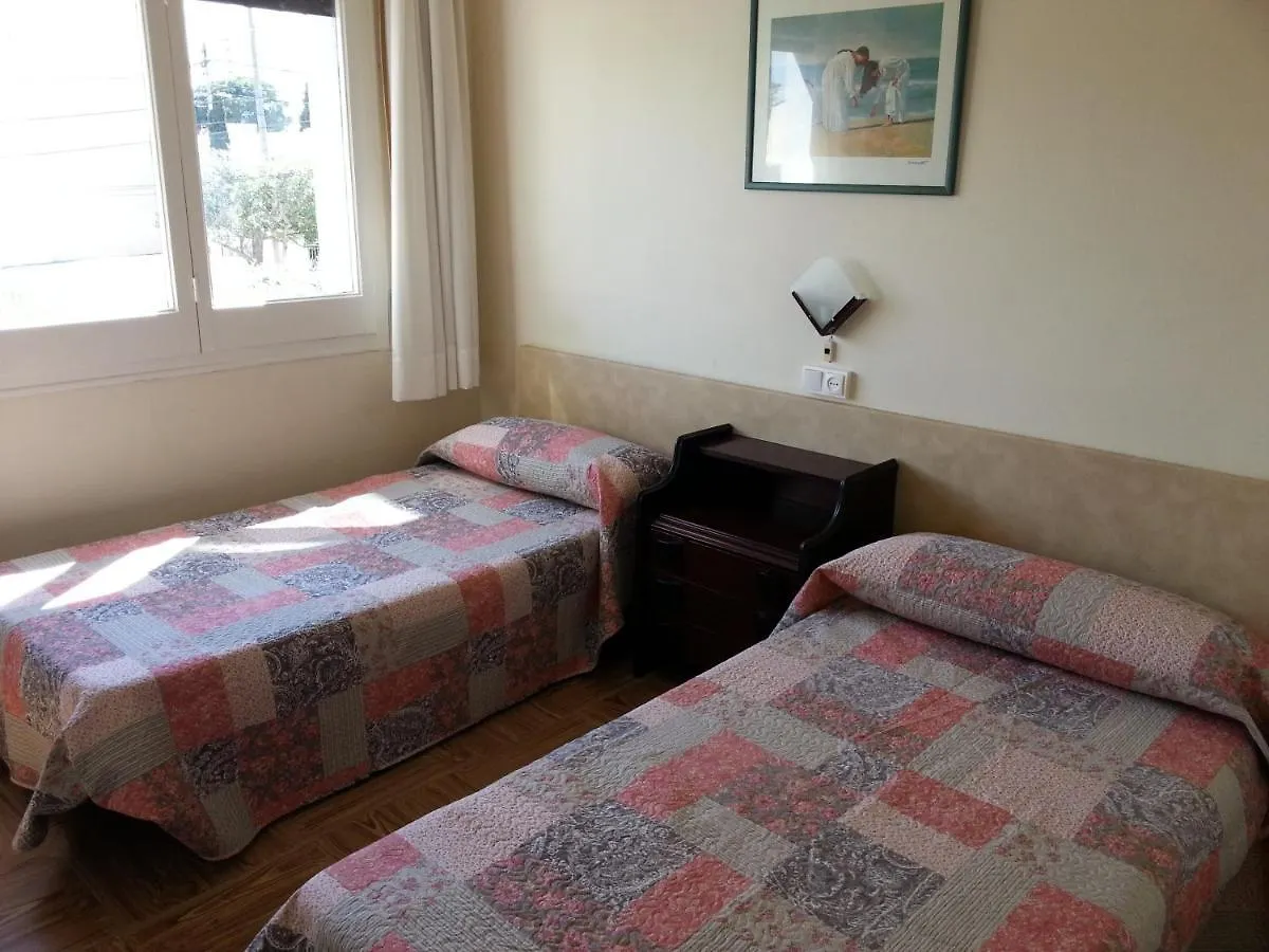 Apartment With Community Pool For 4 People L'Escala