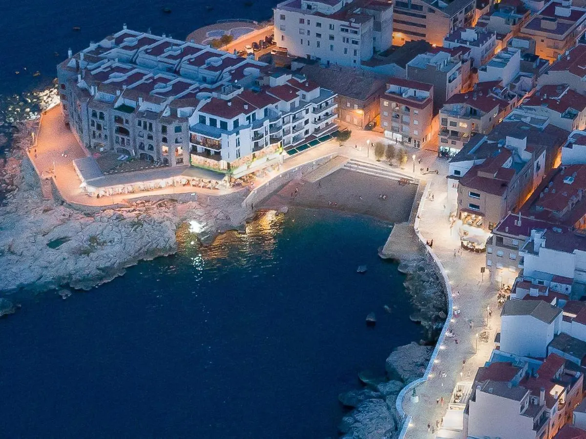 Apartment With Community Pool For 4 People L' Escala